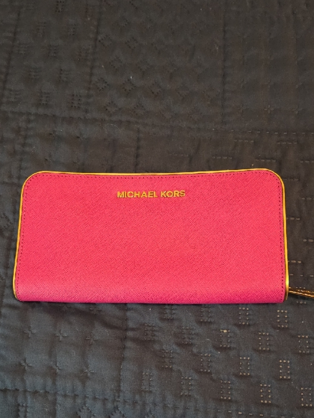 EUC Michael Kors Fuchsia Tie-Dye Tassel Shoulder Tote and Wallet SET - Picture 9 of 11